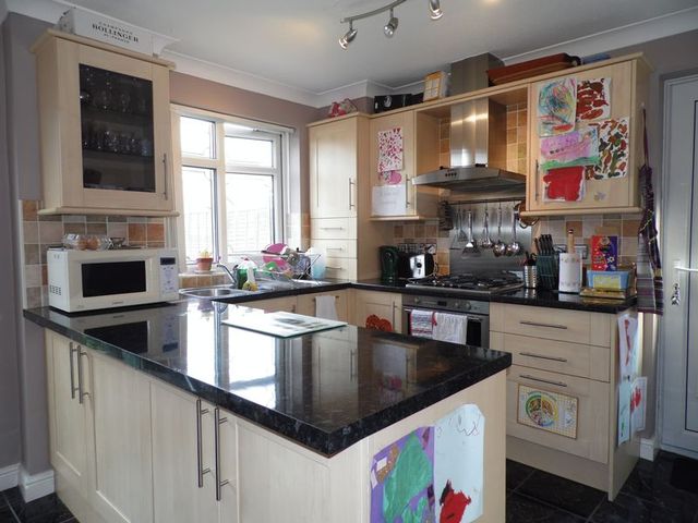  Image of 3 Bedroom Semi-Detached for sale at Farmer Way  Tipton, DY4 0BE