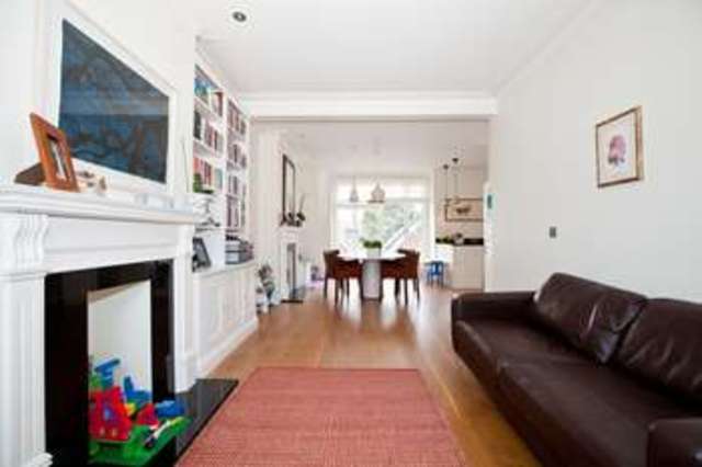  Image of 3 Bedroom Flat for sale at Chiswick, W4 1NJ