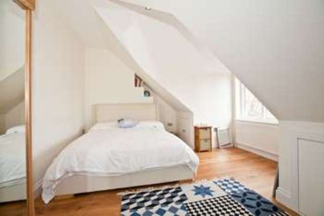  Image of 3 Bedroom Flat for sale at Chiswick, W4 1NJ