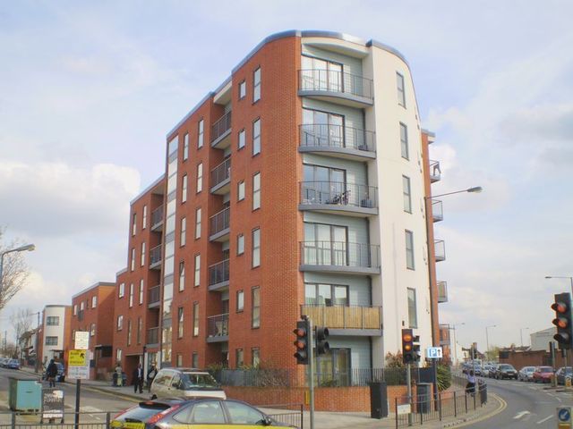  Image of 2 Bedroom Flat to rent at Grant Road  Harrow, HA3 7SA
