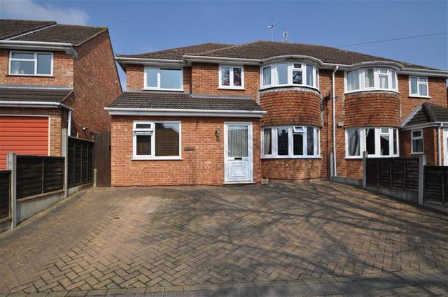  Image of 5 Bedroom Property for sale at Hillery Road Worcester Worcester, WR5 1RF