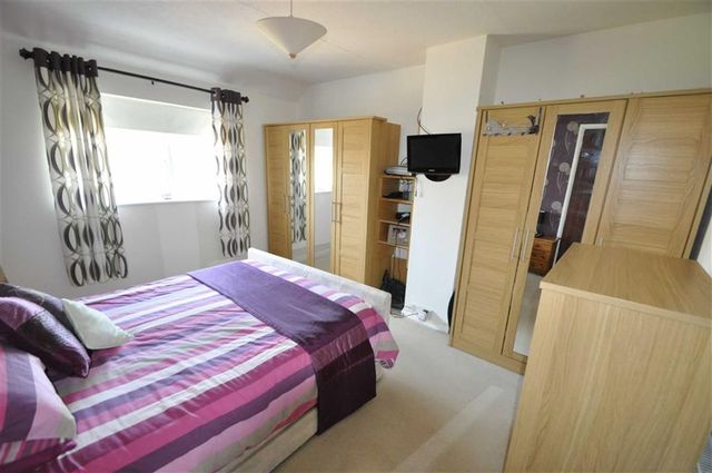 Image of 5 Bedroom Property for sale at Hillery Road Worcester Worcester, WR5 1RF