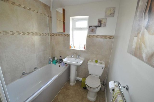  Image of 5 Bedroom Property for sale at Hillery Road Worcester Worcester, WR5 1RF