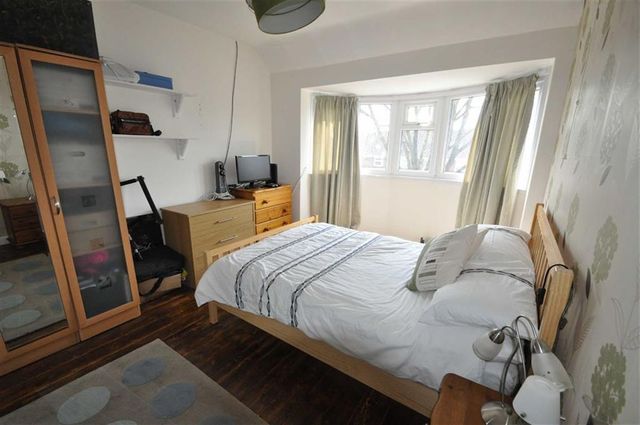  Image of 5 Bedroom Property for sale at Hillery Road Worcester Worcester, WR5 1RF