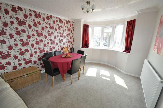  Image of 5 Bedroom Property for sale at Hillery Road Worcester Worcester, WR5 1RF