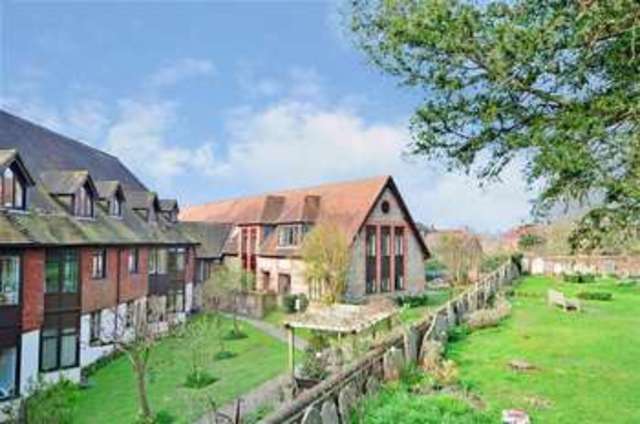  Image of 2 Bedroom Retirement Property for sale at Petersfield Hampshire Petersfield, GU32 3JH