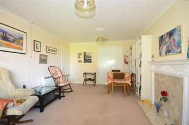  Image of 2 Bedroom Retirement Property for sale at Petersfield Hampshire Petersfield, GU32 3JH