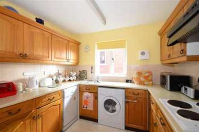  Image of 2 Bedroom Retirement Property for sale at Petersfield Hampshire Petersfield, GU32 3JH