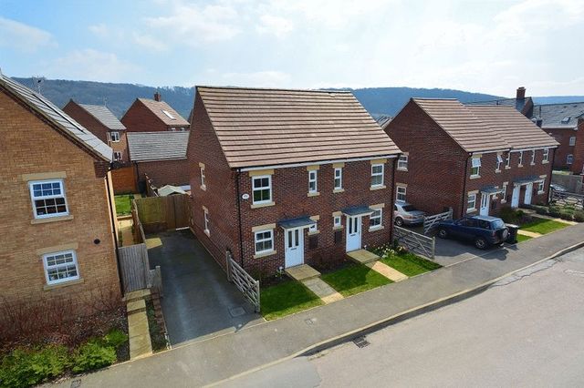  Image of 2 Bedroom Semi-Detached for sale at Kiln Avenue  Chinnor, OX39 4BZ