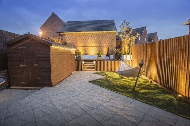  Image of 2 Bedroom Semi-Detached for sale at Kiln Avenue  Chinnor, OX39 4BZ