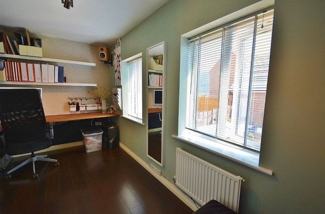  Image of 2 Bedroom Semi-Detached for sale at Kiln Avenue  Chinnor, OX39 4BZ
