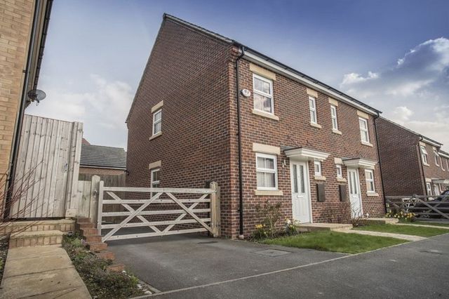  Image of 2 Bedroom Semi-Detached for sale at Kiln Avenue  Chinnor, OX39 4BZ