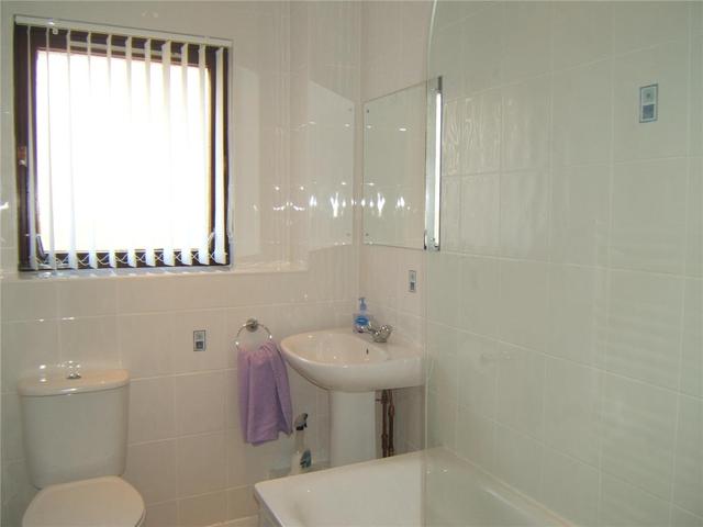  Image of 2 Bedroom Flat to rent at Linlithgow Village West Lothian West Lothian, EH54 7BB