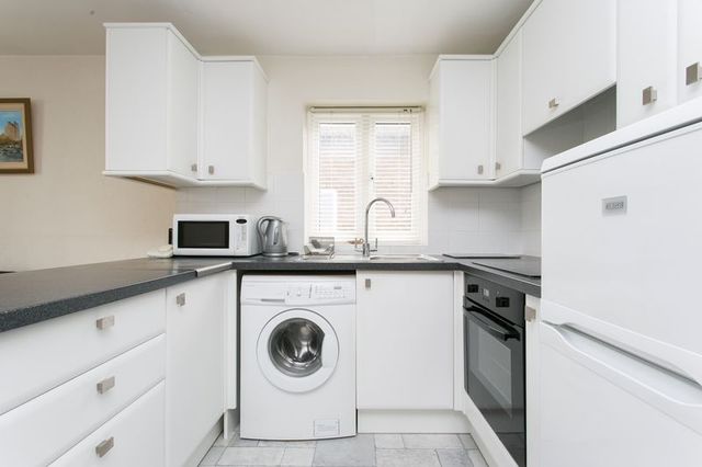  Image of 2 Bedroom Flat to rent at Lanark Road  London, W9 1NX