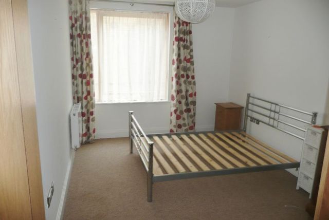  Image of 3 Bedroom Flat to rent at Lea Bridge Road  Hackney, E5 9UB