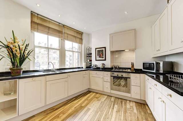  Image of 2 Bedroom Flat for sale at Basil Street Knightsbridge London, SW3 1AW