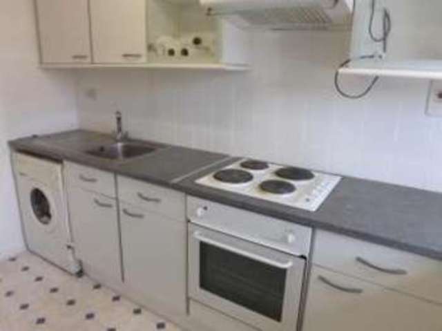  Image of 1 Bedroom Flat for sale at 34 Elgin Road Croydon Croydon, CR0 6XA