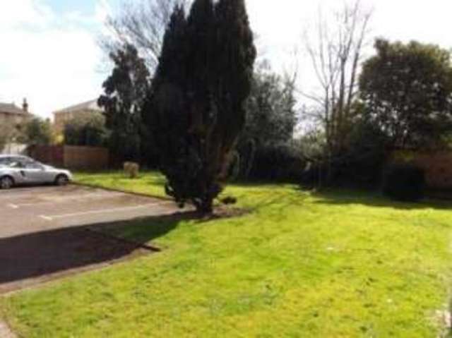  Image of 1 Bedroom Flat for sale at 34 Elgin Road Croydon Croydon, CR0 6XA