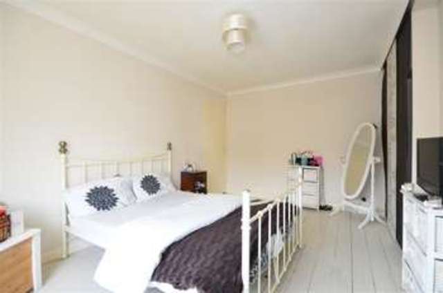  Image of 3 Bedroom Terraced for sale at Portsmouth Hampshire Portsmouth, PO3 5DG