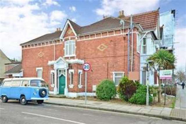  Image of 2 Bedroom Flat to rent at Portsmouth, PO2 9JN