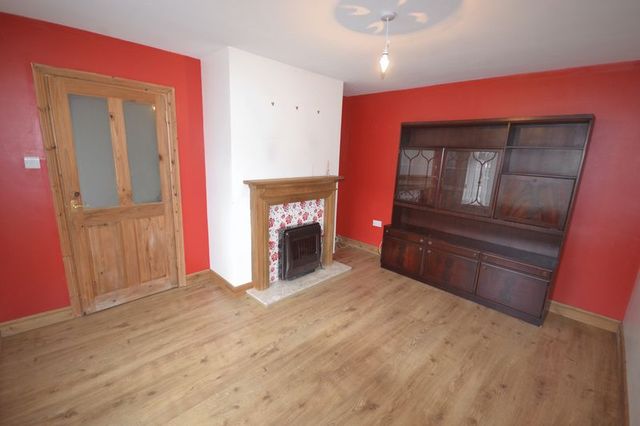  Image of 4 Bedroom Semi-Detached to rent at Maescader  Pencader, SA39 9HQ