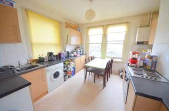 Image of 4 Bedroom Maisonette to rent at Muswell Hill Broadway  Muswell Hill, N10 3RS