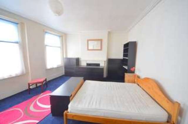  Image of 4 Bedroom Maisonette to rent at Muswell Hill Broadway  Muswell Hill, N10 3RS