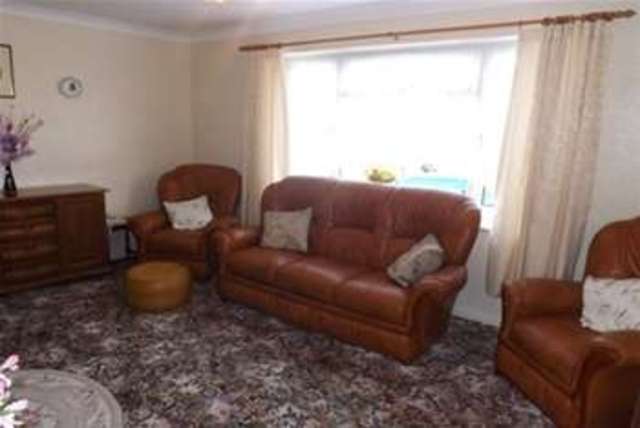  Image of 2 Bedroom Maisonette to rent at Wolverhampton, WV4 6BZ
