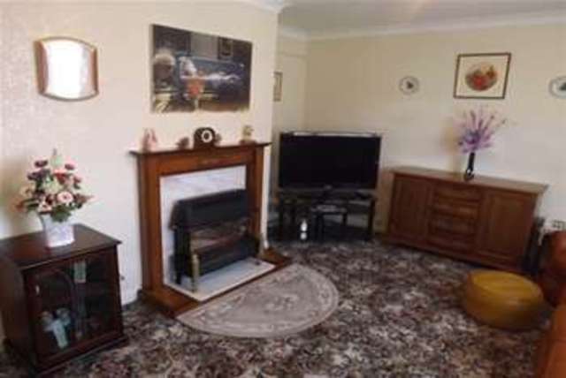  Image of 2 Bedroom Maisonette to rent at Wolverhampton, WV4 6BZ