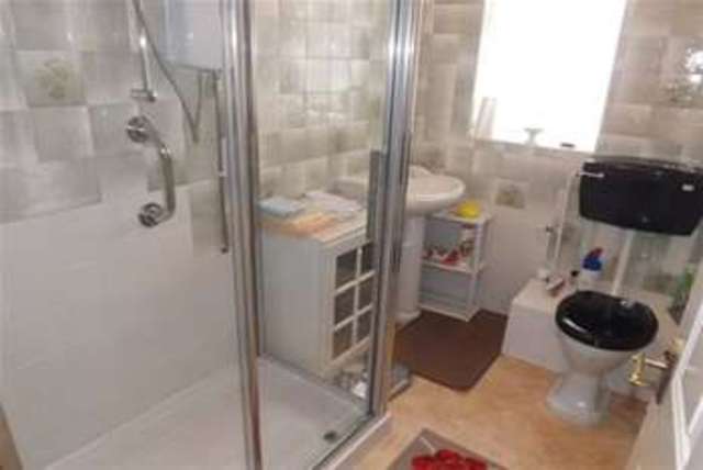  Image of 2 Bedroom Maisonette to rent at Wolverhampton, WV4 6BZ