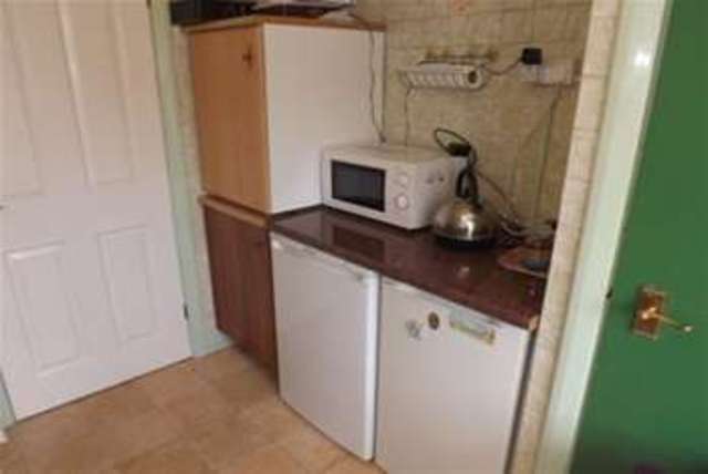  Image of 2 Bedroom Maisonette to rent at Wolverhampton, WV4 6BZ