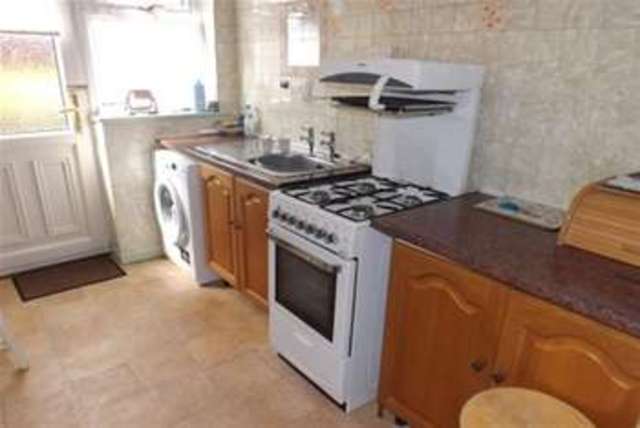  Image of 2 Bedroom Maisonette to rent at Wolverhampton, WV4 6BZ