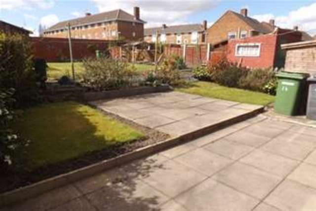 Image of 2 Bedroom Maisonette to rent at Wolverhampton, WV4 6BZ