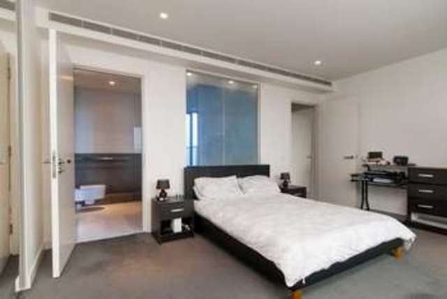  Image of 1 Bedroom Flat for sale at Canary Wharf, E14 9HL