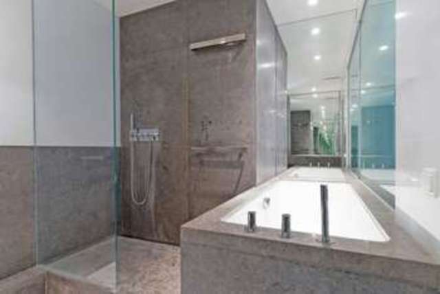  Image of 1 Bedroom Flat for sale at Canary Wharf, E14 9HL