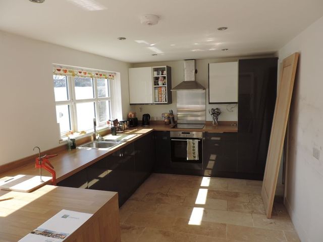  Image of 4 Bedroom Detached for sale at Pednandrea  Redruth, TR15 2HR