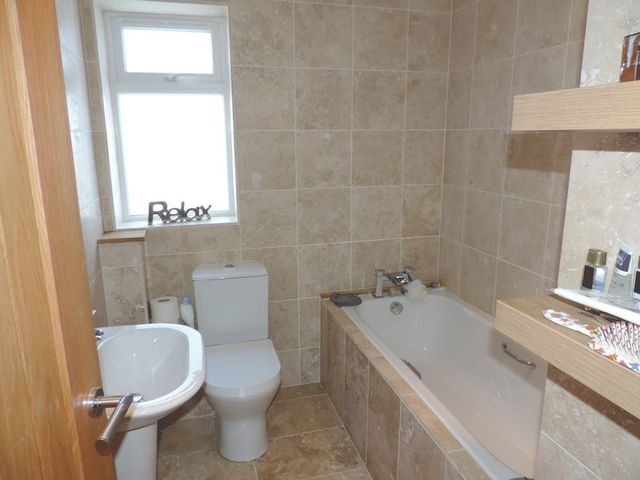  Image of 4 Bedroom Detached for sale at Pednandrea  Redruth, TR15 2HR