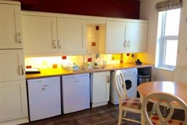  Image of 3 Bedroom Terraced to rent at Torquay, TQ1 1PA