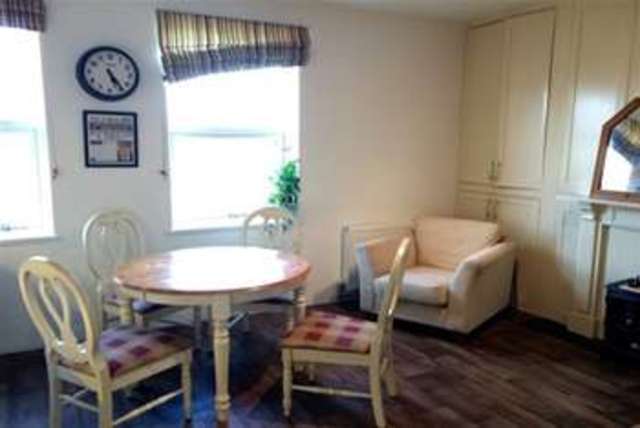  Image of 3 Bedroom Terraced to rent at Torquay, TQ1 1PA