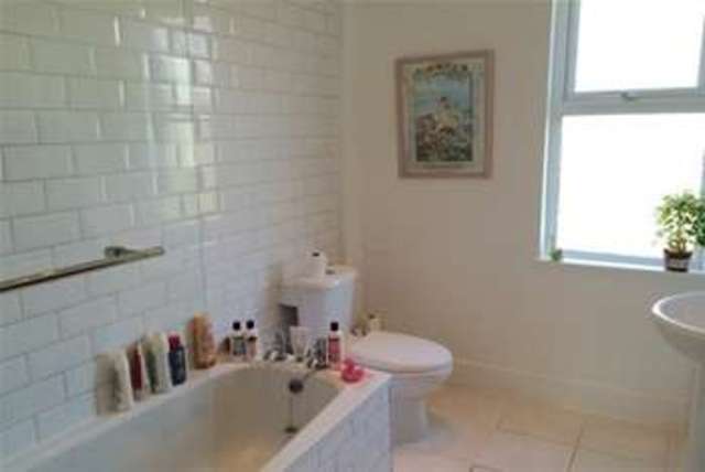  Image of 3 Bedroom Terraced to rent at Torquay, TQ1 1PA