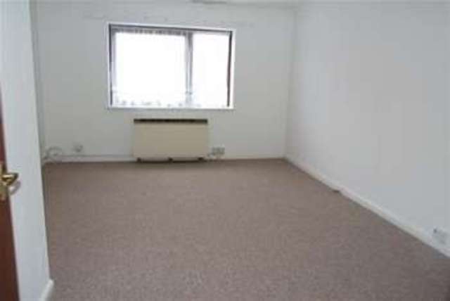  Image of 2 Bedroom Flat to rent at Southend-on-Sea, SS2 6HL