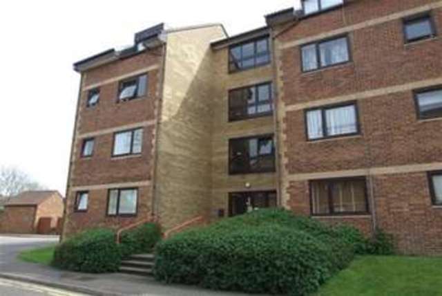 Image of 2 Bedroom Flat to rent at Southend-on-Sea, SS2 6HL