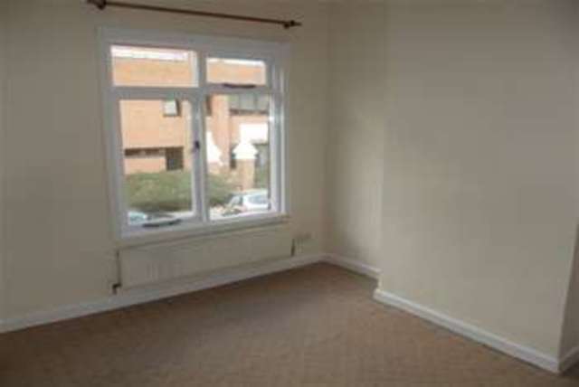  Image of 2 Bedroom Semi-Detached to rent at Birmingham, B17 9LJ