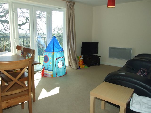  Image of 2 Bedroom Maisonette to rent at Shinfield Reading Shinfield, RG2 9FS