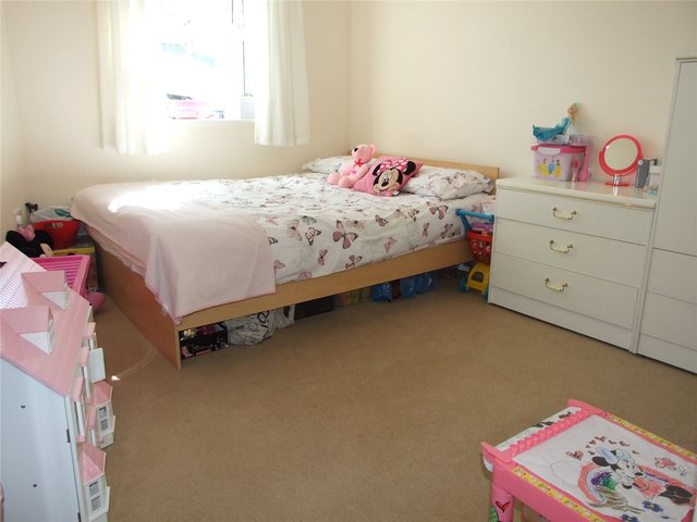 Image of 2 Bedroom Maisonette to rent at Shinfield Reading Shinfield, RG2 9FS