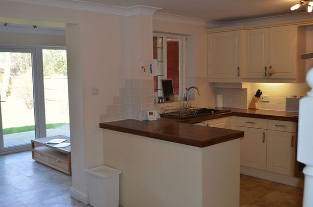  Image of 3 Bedroom Semi-Detached to rent at Rowan Close  Barrow-Upon-Humber, DN19 7SL