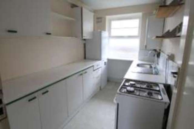  Image of 3 Bedroom Flat for sale at London Road Thornton Heath Norbury, CR7 6HT