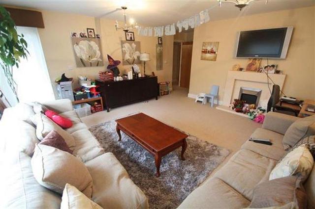  Image of 2 Bedroom Flat for sale at Worthing, BN11 4FE
