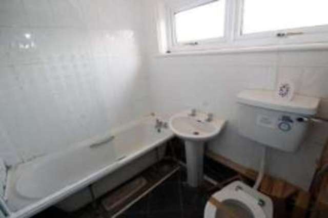  Image of 3 Bedroom Maisonette for sale at Cumbernauld Glasgow Abronhill, G67 3DX