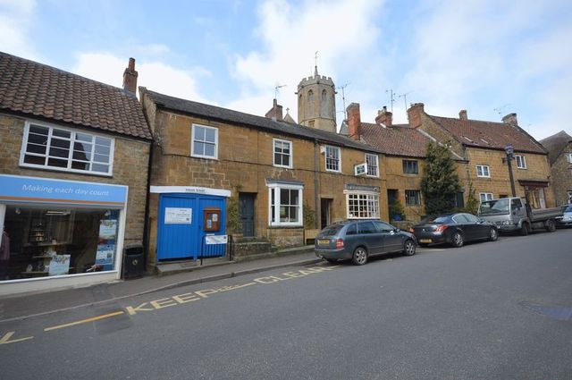  Image of 3 Bedroom Cottage to rent at St James Street  South Petherton, TA13 5BS
